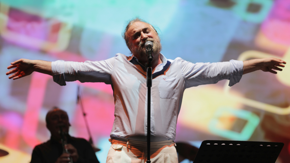 "Sahnede uçarım, transa girerim!"