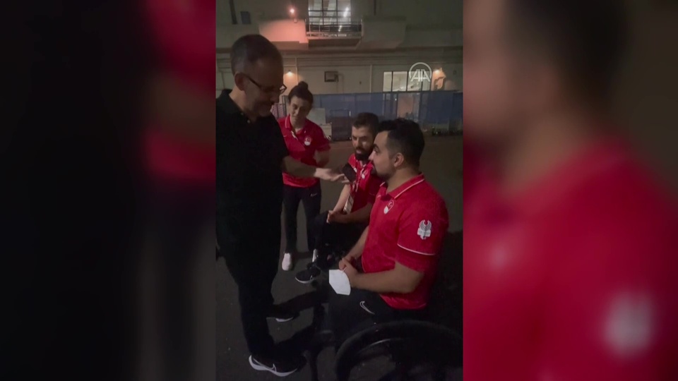 Cumhurbaşkanı Erdoğan, madalya kazanan sporcuları telefonla kutladı