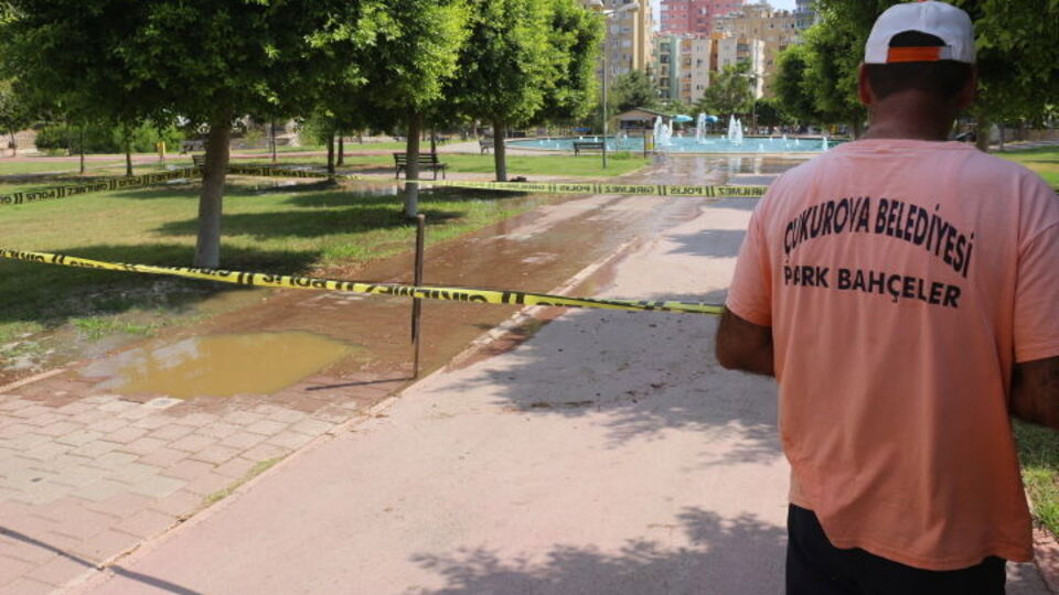 Parkta akılalmaz olay!