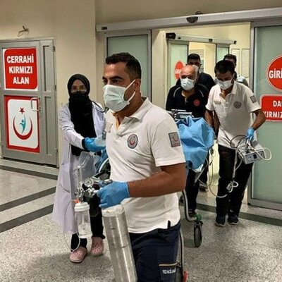 Pekmez kaynatılan kazana düşen çocuk ağır yaralandı