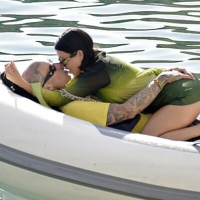 Aradığı aşkı arkadaşında buldu