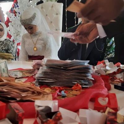 Aşiret düğünü! Altınlar havada uçtu!