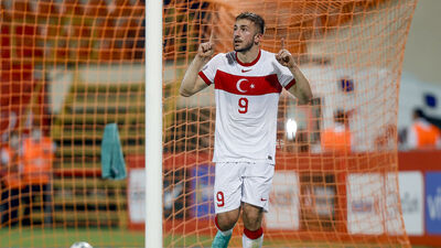 "Halil Dervişoğlu, Galatasaray'da kaldı"