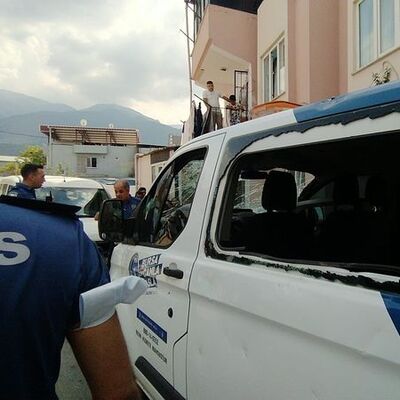 Bursa'da zihinsel engelli çakarlı aracı çaldı, mahalleyi birbirine kattı