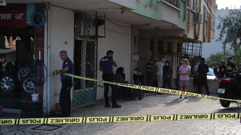 Satılığa çıkardığı dairesinde ölü bulundu