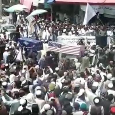 Taliban'dan tabutlarla sembolik tören