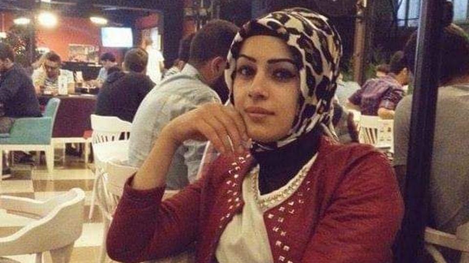 Ebru'dan acı haber!