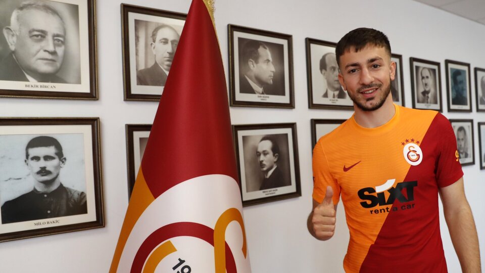Galatasaray transferi duyurdu