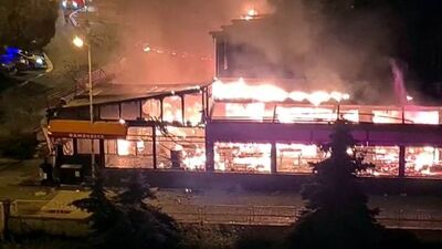 2 kişinin öldürüldüğü bar kundaklandı