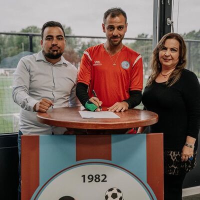 Ünlü oyuncu futbola geri döndü!