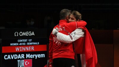 Meryem Çavdar madalyayı garantiledi