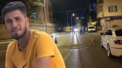 Defalarca bıçaklandı