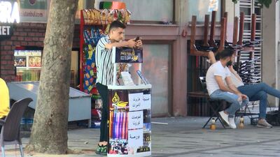 Beyoğlu'nda 'kaçak tur' stantları kuruldu