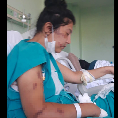 Karısını banyoya kilitleyip defalarca bıçakladı!