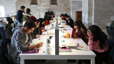 Hibrit eğitim (harmanlanmış eğitim) nedir?