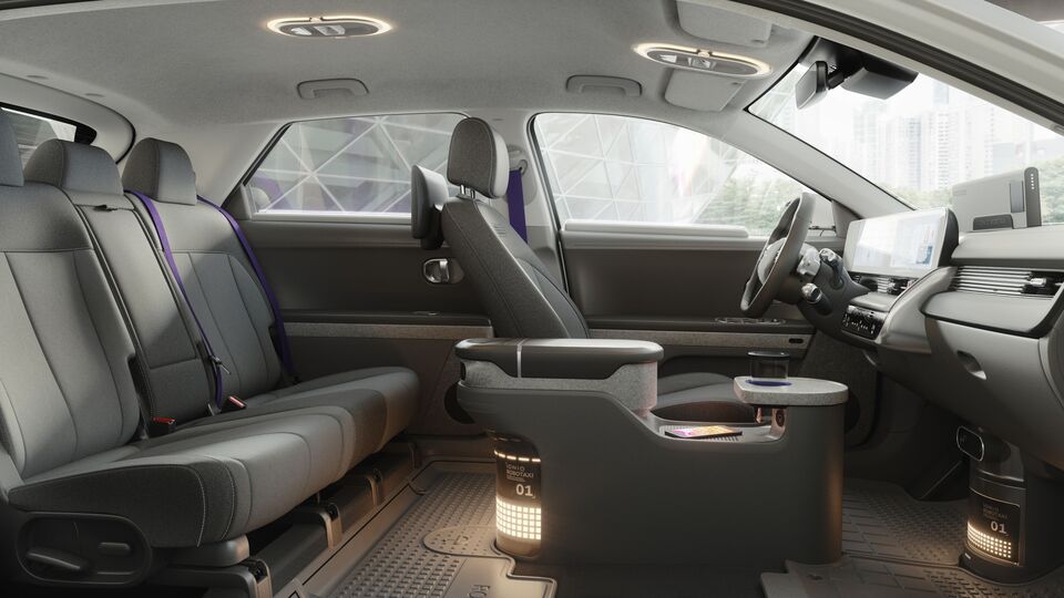 Robot taksi ilk yolcusunu 2023'te alacak