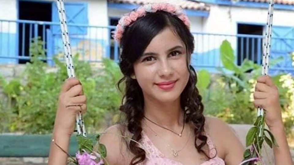 Yağmur, bayramda katilinin elini öpmüş!