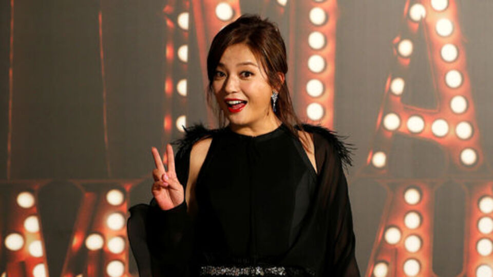 Çinli ünlü oyuncu bir gecede silindi!