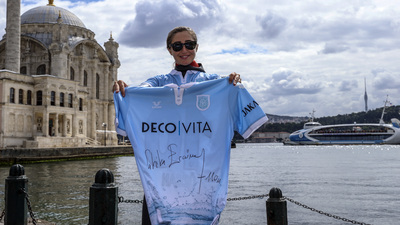 Başakşehir'den su altında forma tanıtımı!