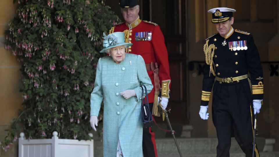 Gizli Kraliçe Elizabeth raporu ortaya çıktı!