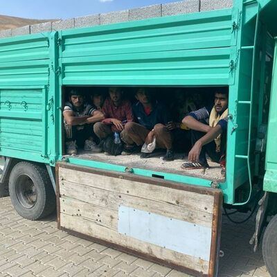 Üstte briket! Altta 27 Afgan!
