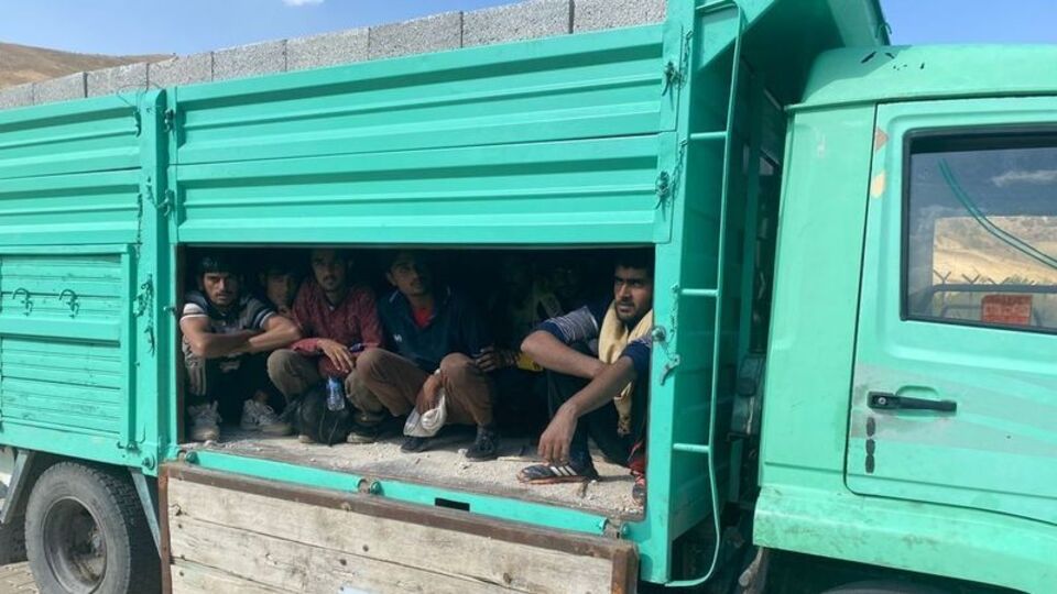 Üstte briket! Altta 27 Afgan!