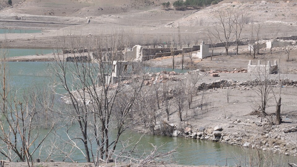 Baraj suları çekilince ortaya çıktı