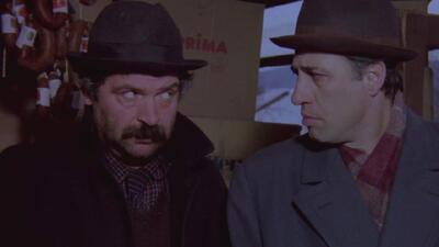 Deli Deli Küpeli oyuncuları ve konusu