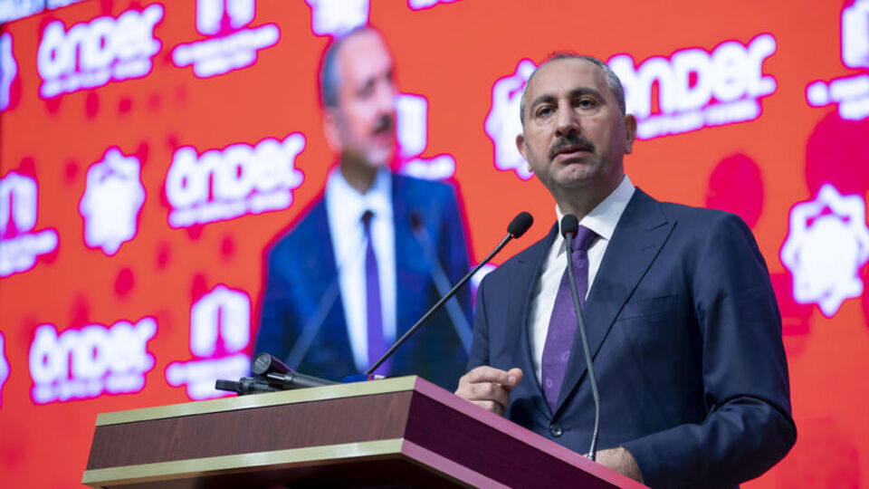 Adalet Bakanı Gül: Yeni anayasayı milletimizle yapacağız