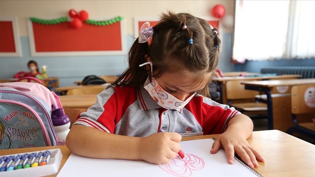 "Çözüm okula gitmemek değil"