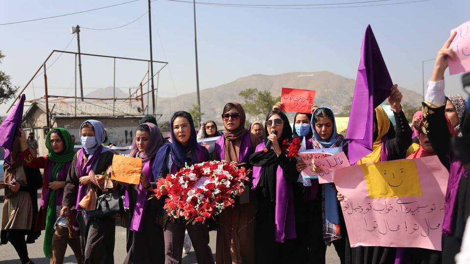 Kabil'de kadınlar sokağa çıktı: Cesuruz, kararlıyız!