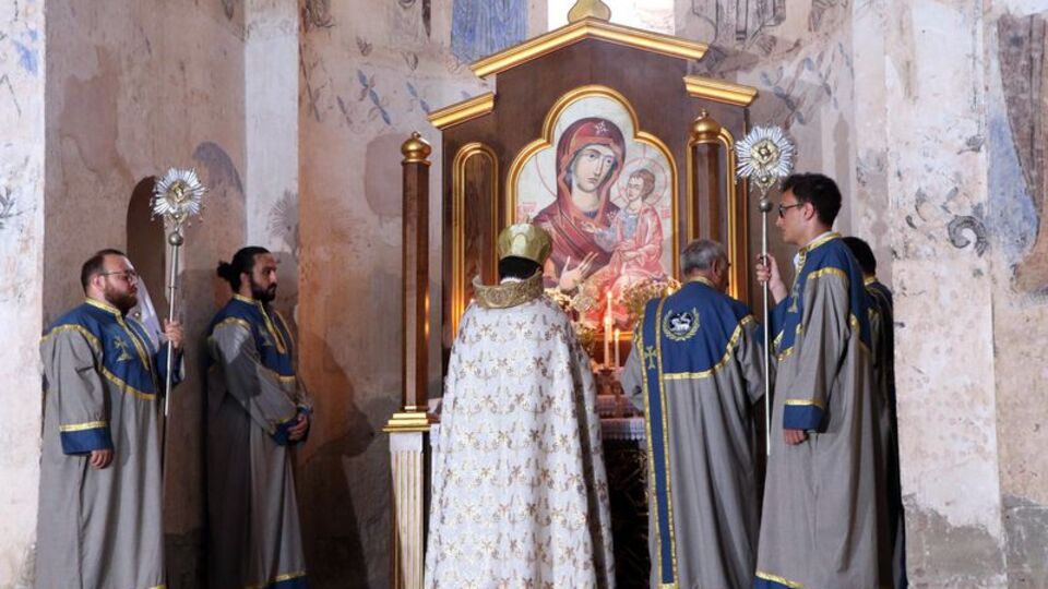 Akdamar Kilisesi'nde 9'uncu ayin