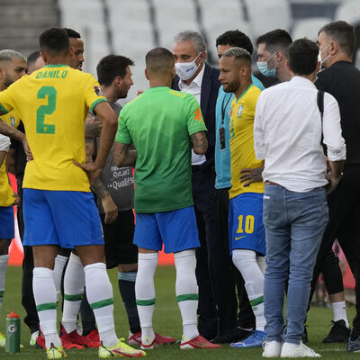 Brezilya - Arjantin maçında olay!