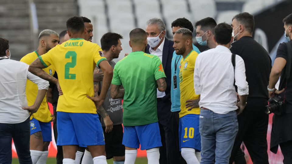 Brezilya - Arjantin maçında olay!