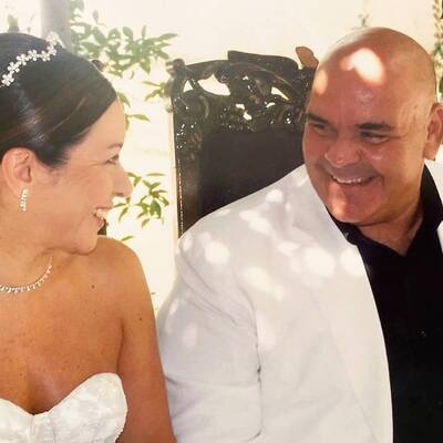 'Alyansın parmağımda, sevdan kalbimde'