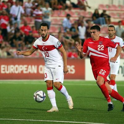 Hakan Çalhanoğlu oyunu değiştirdi