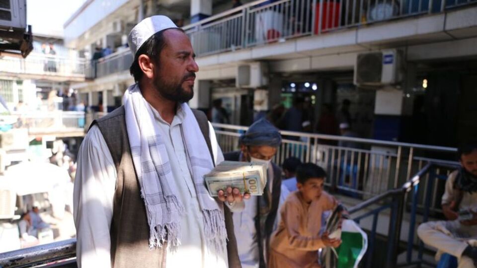 Kabil'de döviz büroları yeniden açıldı!