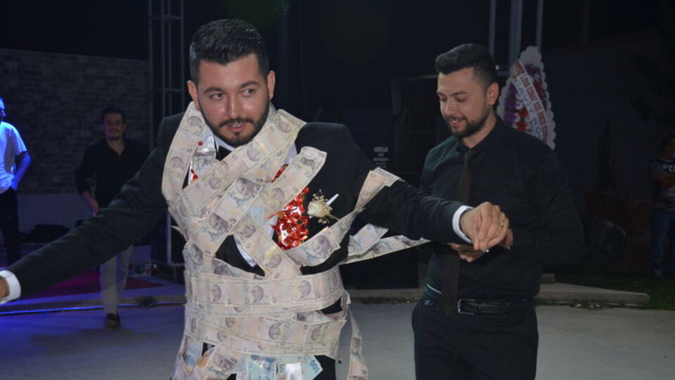 Arkadaşlarından damada eziyet
