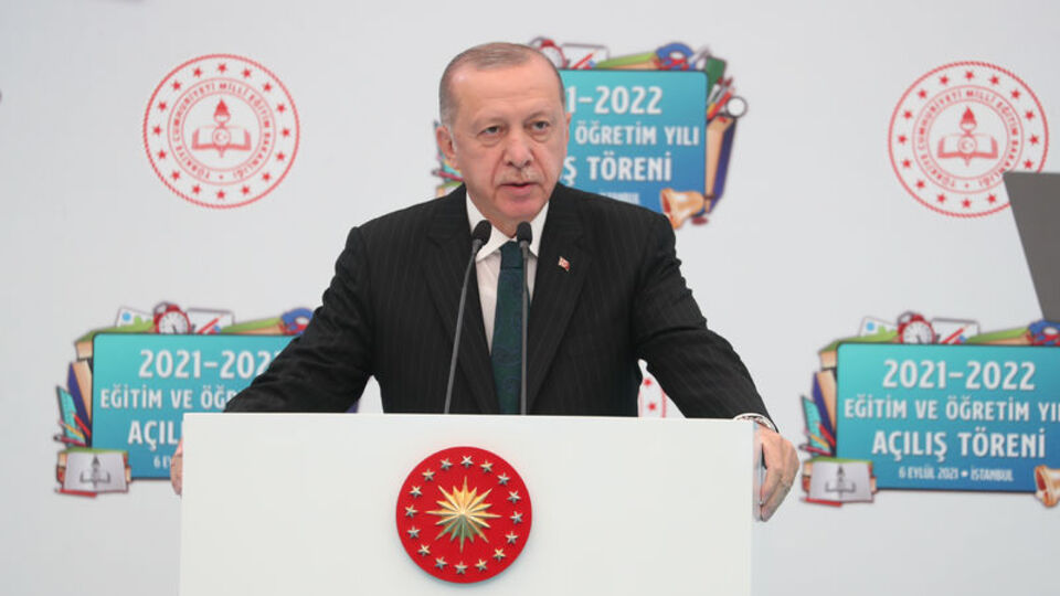 Cumhurbaşkanı Erdoğan: Yüz yüze eğitime devam etmekte kararlıyız