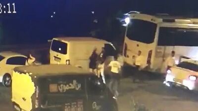 Yumrukladı, saçından tutup sürükledi!