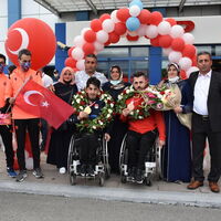 Şampiyonlara coşkulu karşılama