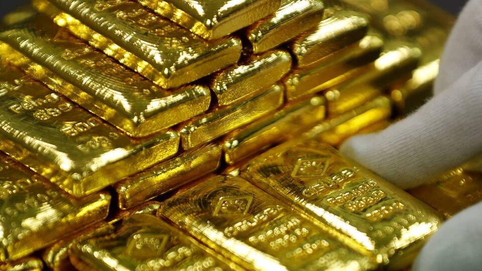 Altında yatay seyir