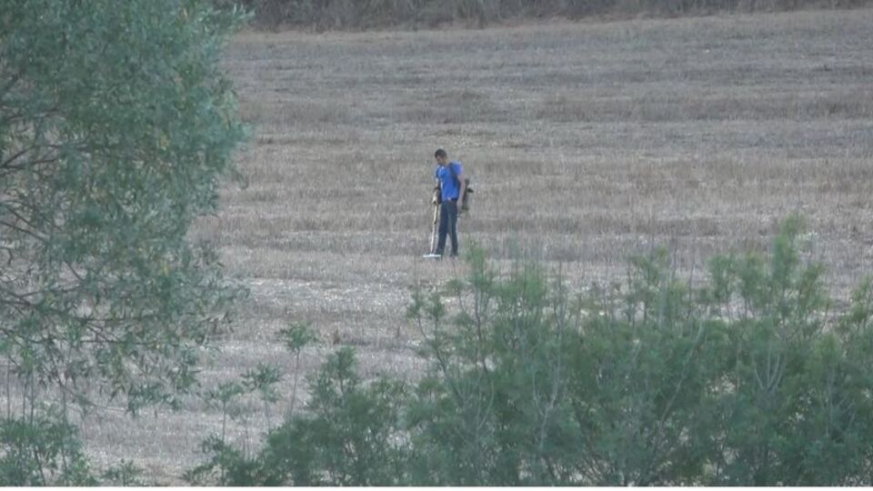 İstanbul'da ormanlık alanda define aradı