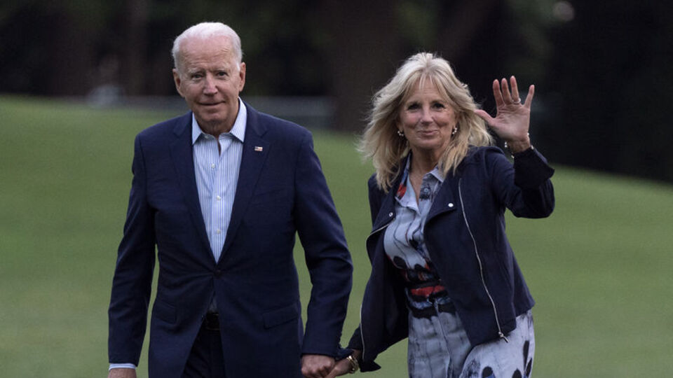 Jill Biden öğretmenliğe devam edecek
