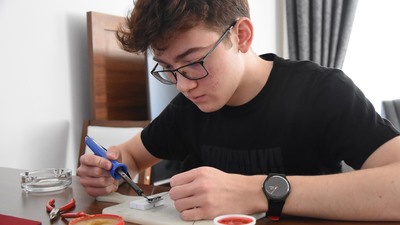 Lise öğrencisi PCR cihazı üretti