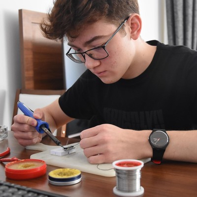 Lise öğrencisi PCR cihazı üretti