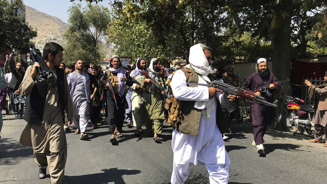 Taliban Kabil'deki protestolara müdahale etti!