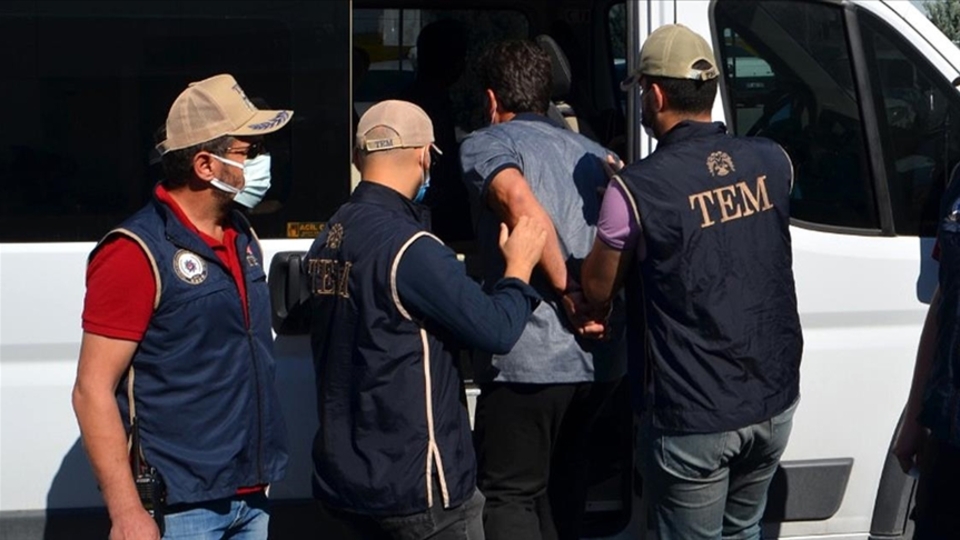 İzmir merkezli FETÖ operasyonu: 157 gözaltı