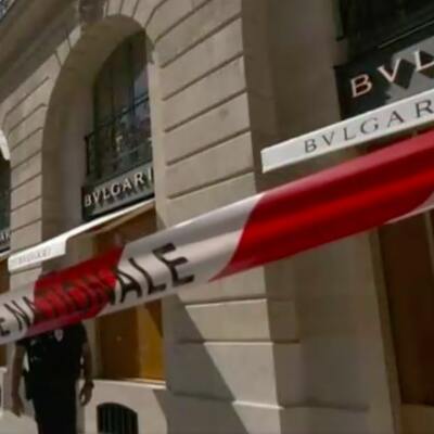 Paris'te ünlü kuyumcu soyuldu!