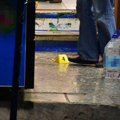 Polise bıçak çekti, vuruldu!